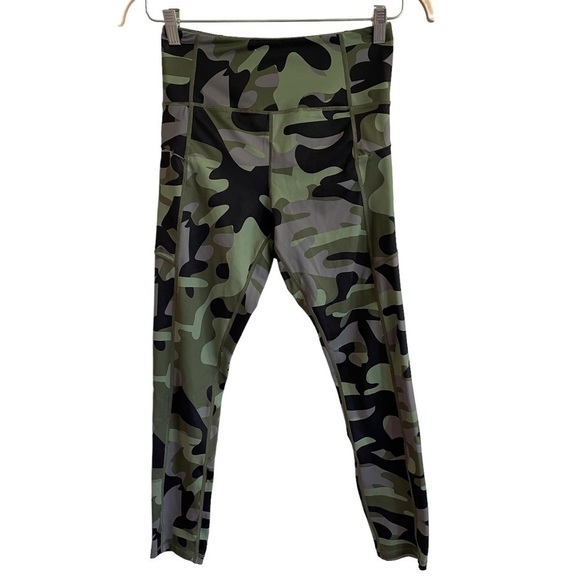 ZYIA Active Green Camo Pocket Light n Tight Hi-Rise Leggings, Size 6-8 - Picture 4 of 9